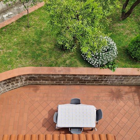Il Giardino Dei Gigli Lägenhet Meta Exteriör bild
