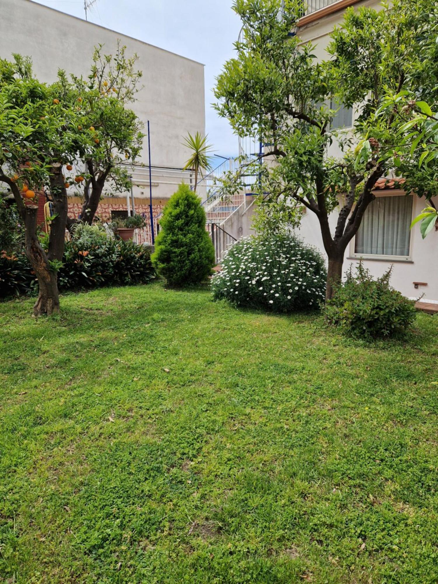 Il Giardino Dei Gigli Lägenhet Meta Exteriör bild